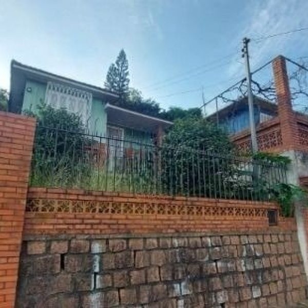 Casa à venda com 180m², 3 quartos, 2 vagas no bairro Glória em Porto Alegre - Foto 1