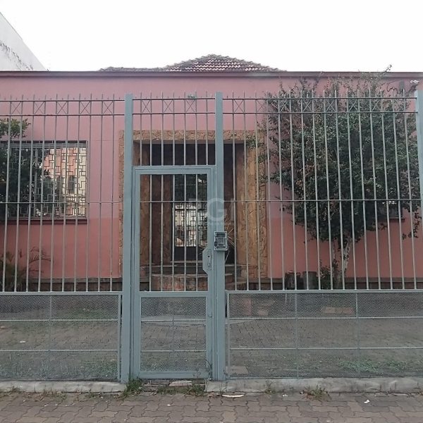 Casa à venda com 152m², 3 quartos, 3 vagas no bairro Medianeira em Porto Alegre - Foto 1