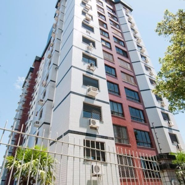 Apartamento à venda com 131m², 3 quartos, 1 suíte, 2 vagas no bairro Passo d'Areia em Porto Alegre - Foto 1