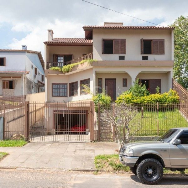 Casa à venda com 460m², 4 quartos, 1 suíte, 4 vagas no bairro Cristal em Porto Alegre - Foto 1