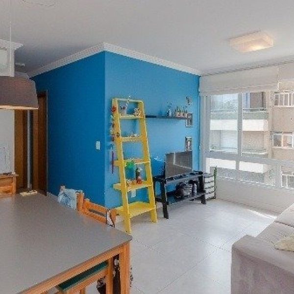 Apartamento à venda com 62m², 2 quartos, 1 suíte, 1 vaga no bairro Santana em Porto Alegre - Foto 1