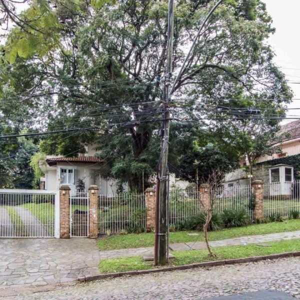 Casa à venda com 489m², 4 quartos, 2 suítes, 3 vagas no bairro Cristal em Porto Alegre - Foto 1