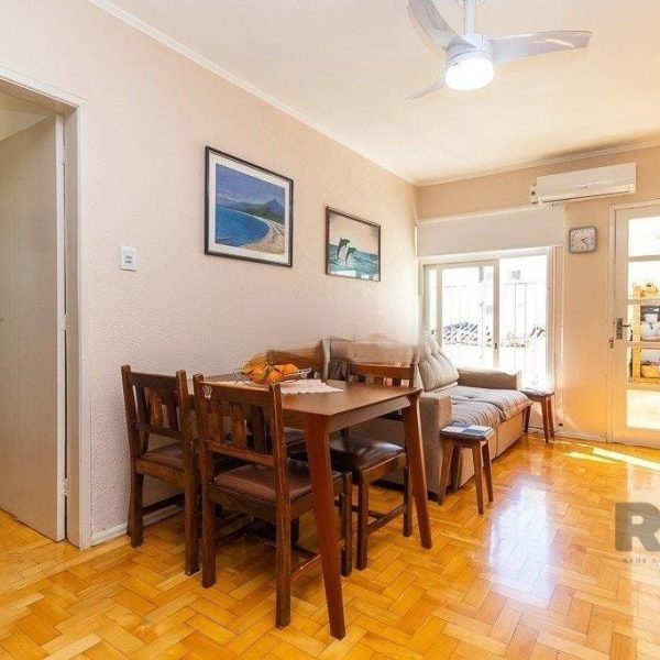 Apartamento à venda com 77m², 3 quartos, 1 suíte, 1 vaga no bairro Menino Deus em Porto Alegre - Foto 1