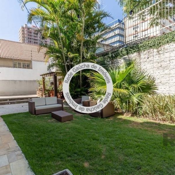 Casa à venda com 500m², 4 quartos, 3 suítes, 6 vagas no bairro Três Figueiras em Porto Alegre - Foto 1