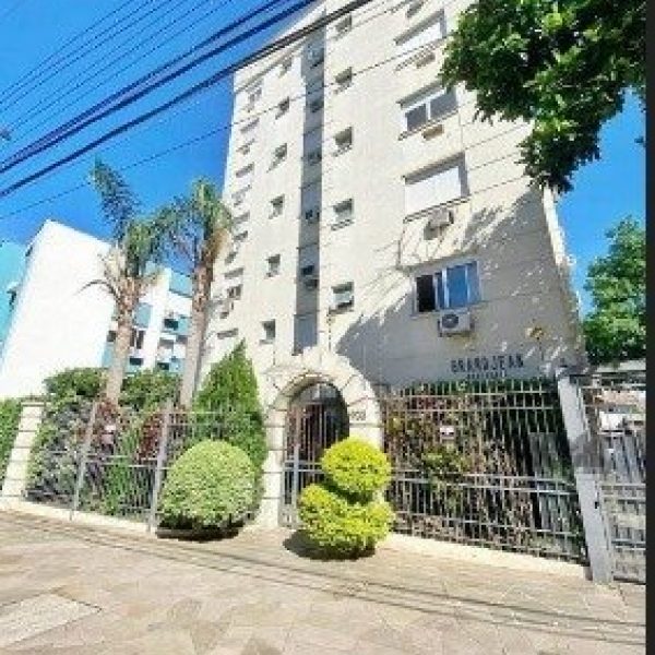 Apartamento à venda com 79m², 3 quartos, 1 suíte, 1 vaga no bairro Santo Antônio em Porto Alegre - Foto 1