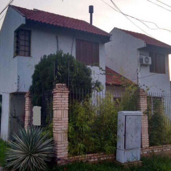 Casa à venda com 255m², 4 quartos, 1 suíte, 2 vagas no bairro Tristeza em Porto Alegre - Foto 1