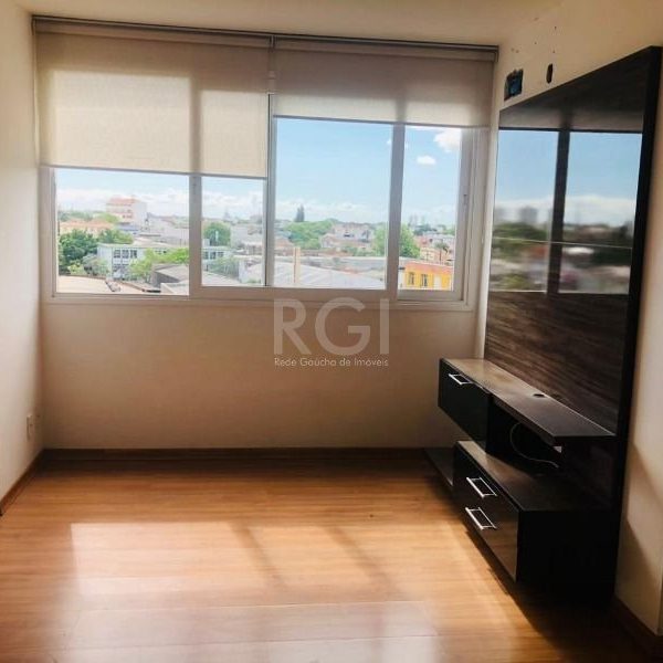 Apartamento à venda com 72m², 3 quartos, 1 suíte, 2 vagas no bairro São João em Porto Alegre - Foto 1