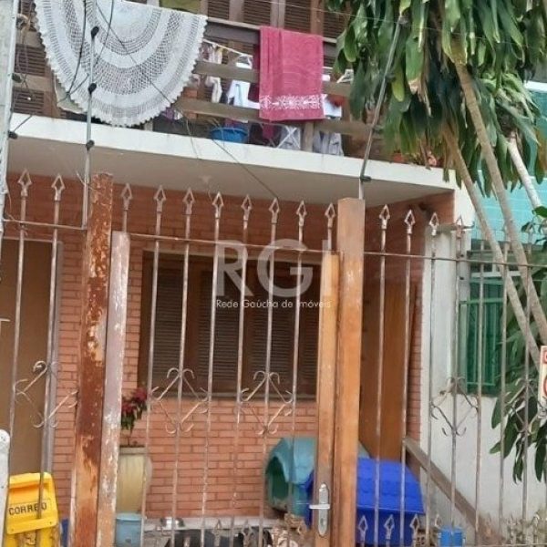 Casa à venda com 96m², 3 quartos, 1 vaga no bairro Menino Deus em Porto Alegre - Foto 1