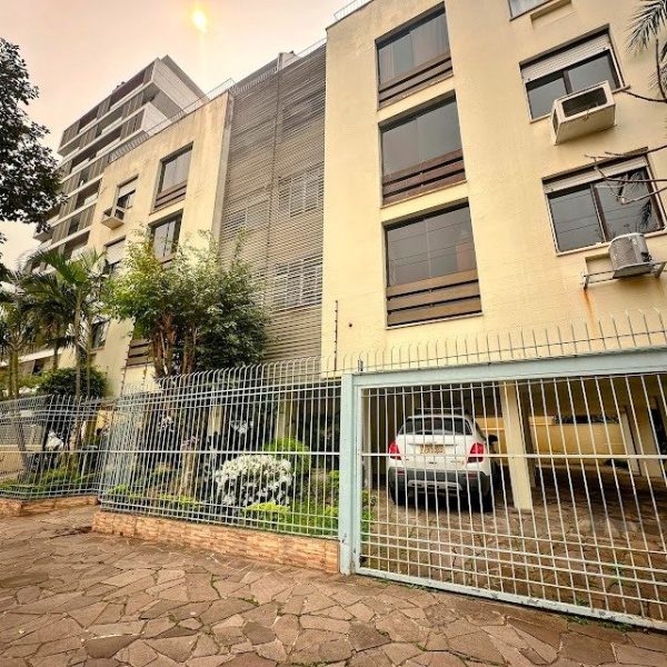 Apartamento à venda com 131m², 3 quartos, 1 suíte, 1 vaga no bairro Petrópolis em Porto Alegre - Foto 1