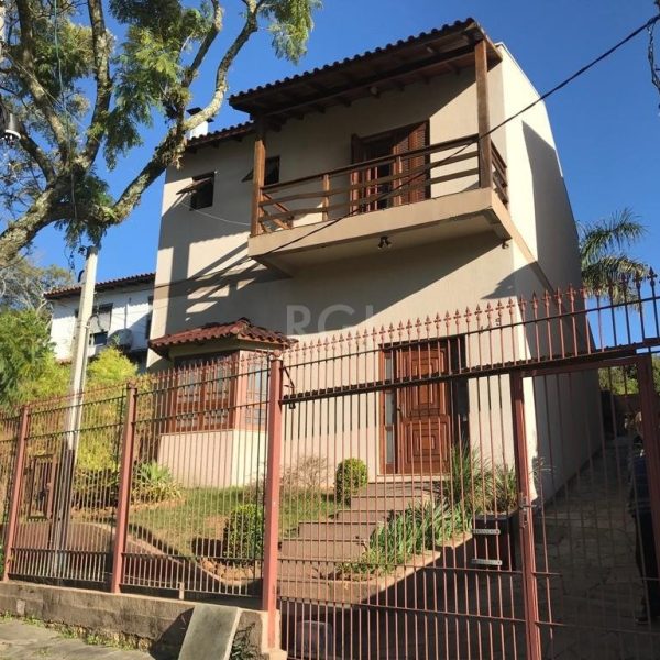 Casa à venda com 300m², 3 quartos, 1 suíte, 4 vagas no bairro Ipanema em Porto Alegre - Foto 1