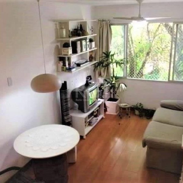 Apartamento à venda com 45m², 1 quarto, 1 suíte, 1 vaga no bairro Ipanema em Porto Alegre - Foto 1