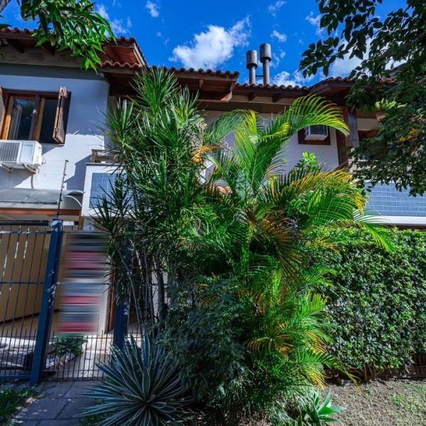 Casa à venda com 105m², 3 quartos, 1 suíte, 1 vaga no bairro Cristal em Porto Alegre - Foto 1