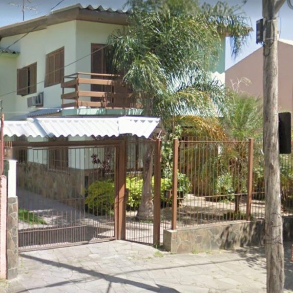 Casa à venda com 95m², 4 quartos, 2 suítes, 4 vagas no bairro Ipanema em Porto Alegre - Foto 1