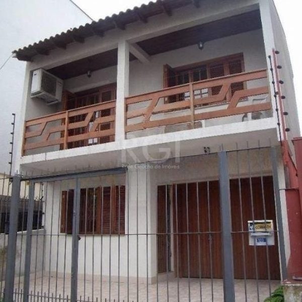 Casa à venda com 93m², 3 quartos, 1 suíte, 3 vagas no bairro Santana em Porto Alegre - Foto 1