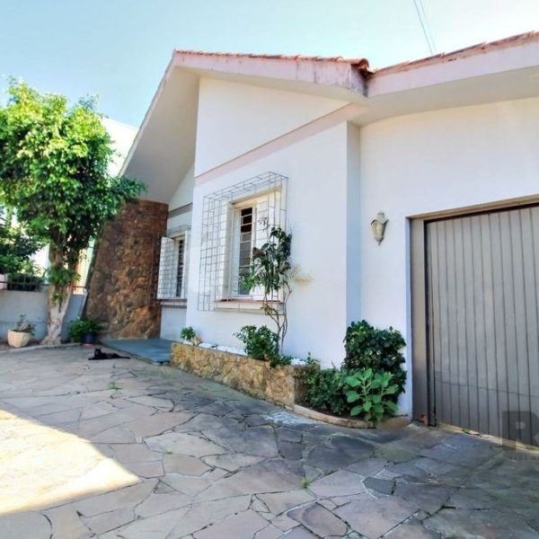 Casa à venda com 160m², 4 quartos, 1 suíte, 2 vagas no bairro Glória em Porto Alegre - Foto 1