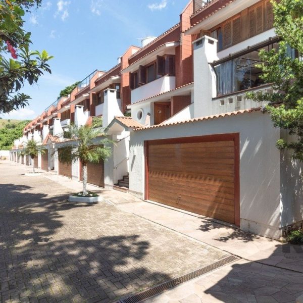 Casa Condominio à venda com 307m², 3 quartos, 1 suíte, 4 vagas no bairro Cristal em Porto Alegre - Foto 1