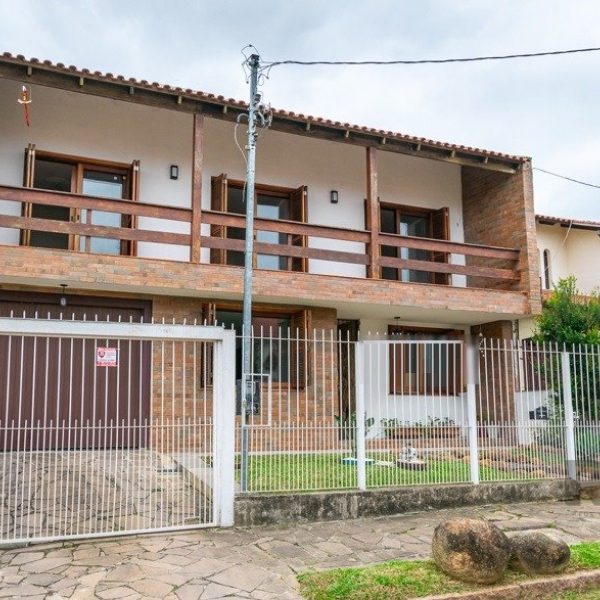 Casa à venda com 388m², 6 quartos, 1 suíte, 3 vagas no bairro Jardim Itu em Porto Alegre - Foto 1