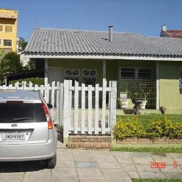 Casa à venda com 109m², 3 quartos, 2 vagas no bairro Ipanema em Porto Alegre - Foto 1