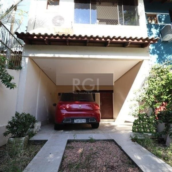 Casa à venda com 214m², 3 quartos, 3 suítes, 2 vagas no bairro Ipanema em Porto Alegre - Foto 1