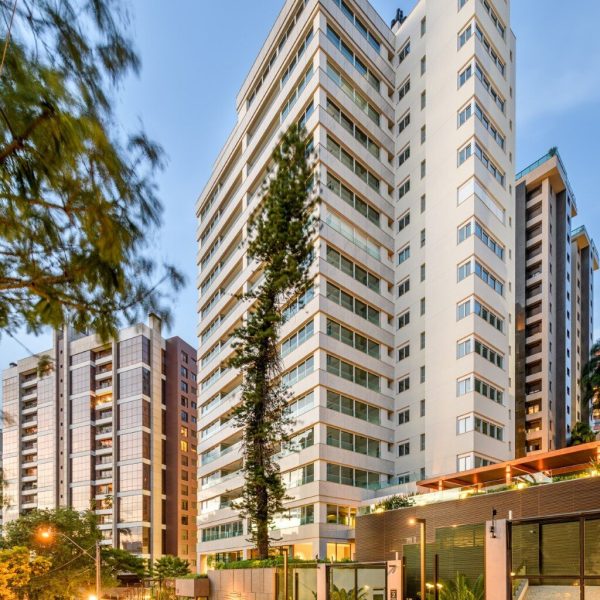 Apartamento à venda com 257m², 4 quartos, 4 suítes, 4 vagas no bairro Bela Vista em Porto Alegre - Foto 1