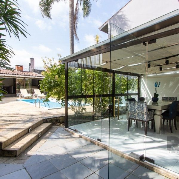 Casa à venda com 410m², 3 quartos, 3 suítes, 3 vagas no bairro Ipanema em Porto Alegre - Foto 1