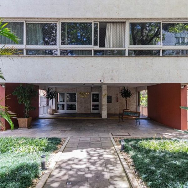 Apartamento à venda com 217m², 4 quartos, 1 suíte, 3 vagas no bairro Independência em Porto Alegre - Foto 1