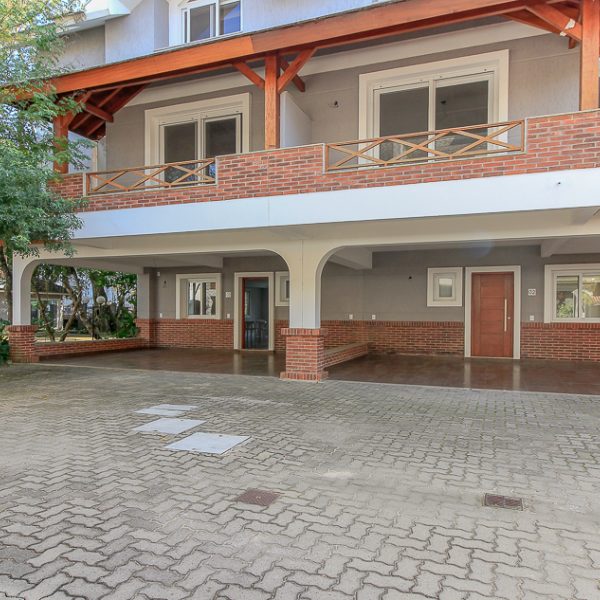 Casa Condominio à venda com 241m², 3 quartos, 3 suítes, 2 vagas no bairro Tristeza em Porto Alegre - Foto 1