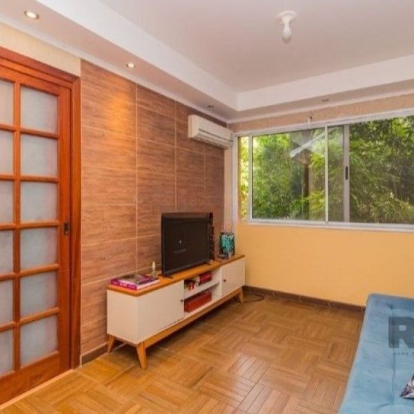 Apartamento à venda com 66m², 3 quartos, 1 suíte, 1 vaga no bairro Partenon em Porto Alegre - Foto 1