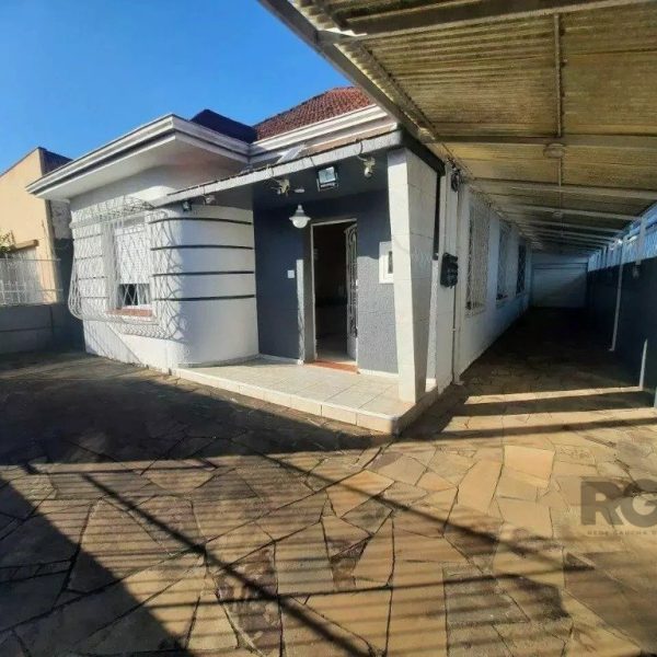 Casa à venda com 125m², 3 quartos, 1 suíte, 3 vagas no bairro Glória em Porto Alegre - Foto 1