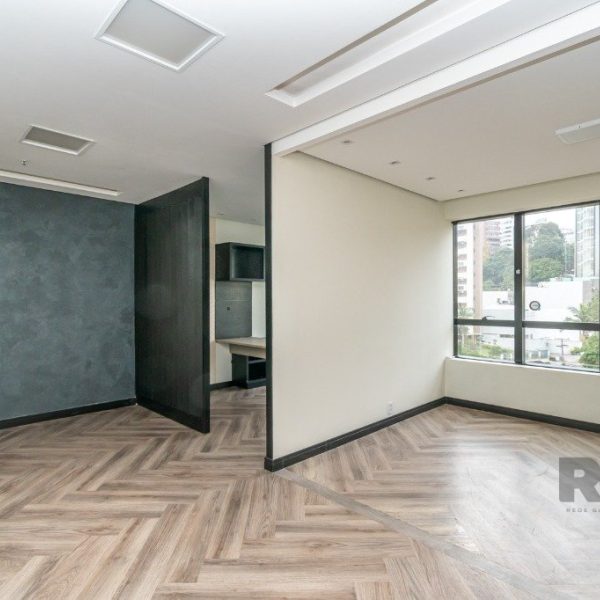 Conjunto/Sala à venda com 47m² no bairro Floresta em Porto Alegre - Foto 1