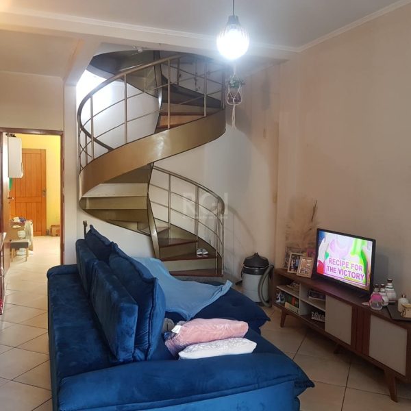 Casa à venda com 300m², 4 quartos, 1 suíte, 2 vagas no bairro Glória em Porto Alegre - Foto 1