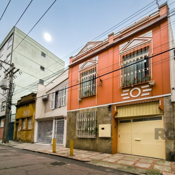 Casa à venda com 256m², 2 quartos, 3 vagas no bairro Centro Histórico em Porto Alegre - Foto 1