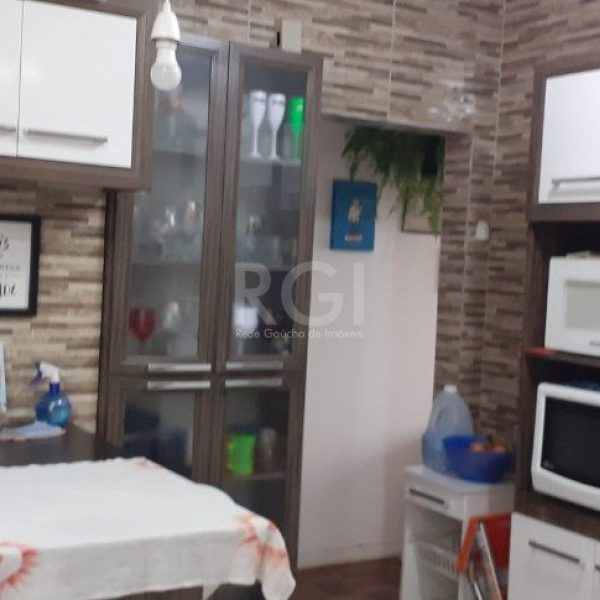 Apartamento à venda com 70m², 2 quartos no bairro Navegantes em Porto Alegre - Foto 1