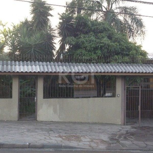 Casa à venda com 212m², 3 quartos, 1 suíte, 4 vagas no bairro Protásio Alves em Porto Alegre - Foto 1