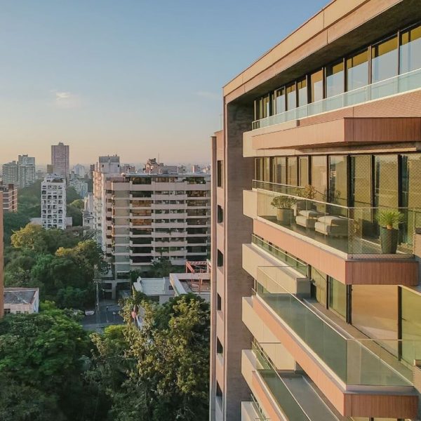 Apartamento à venda com 268m², 3 quartos, 3 suítes, 4 vagas no bairro Rio Branco em Porto Alegre - Foto 1