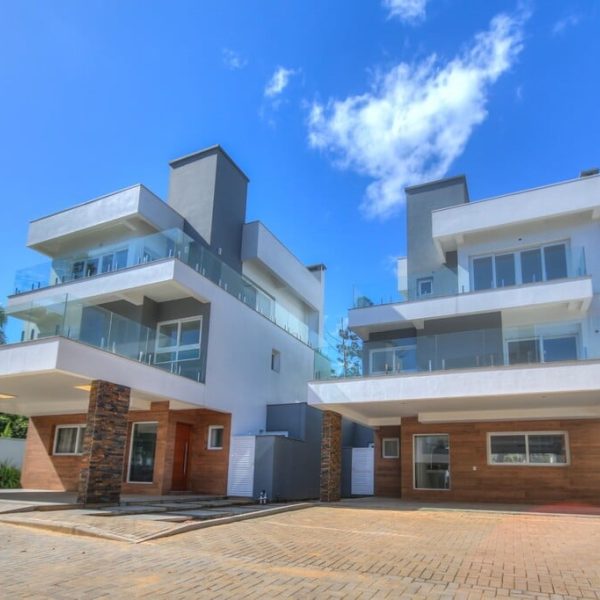 Casa Condominio à venda com 300m², 3 quartos, 3 suítes, 3 vagas no bairro Ipanema em Porto Alegre - Foto 1