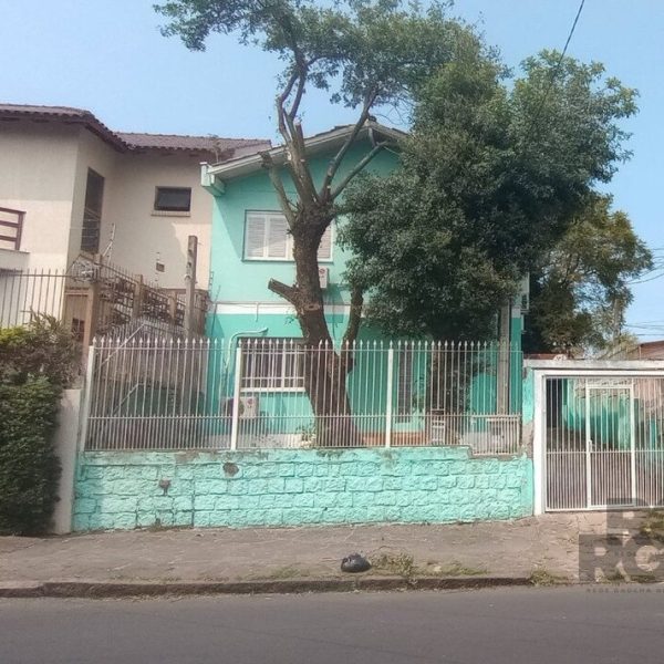 Casa à venda com 284m², 4 quartos, 1 suíte, 4 vagas no bairro Tristeza em Porto Alegre - Foto 1