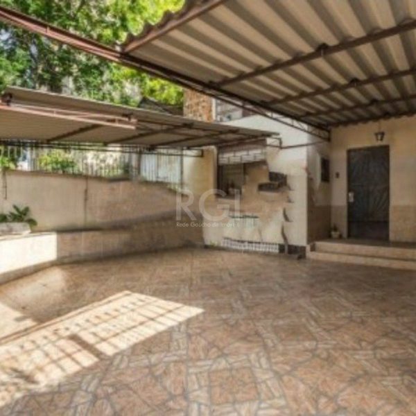 Casa à venda com 180m², 3 quartos, 2 vagas no bairro Petrópolis em Porto Alegre - Foto 1