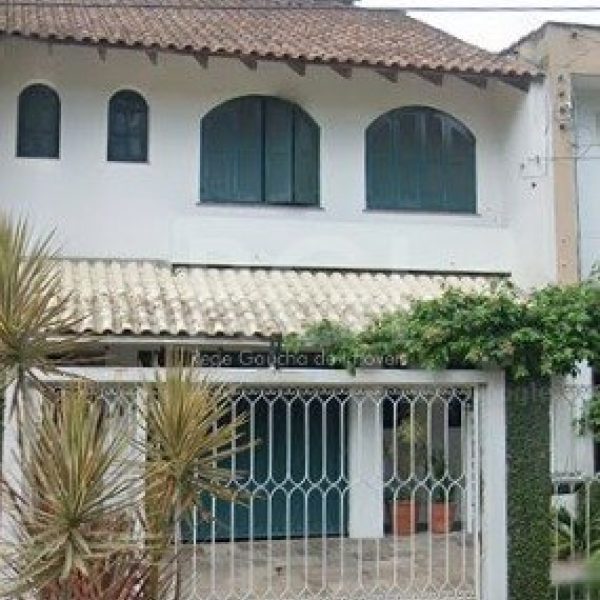 Casa à venda com 249m², 4 quartos, 1 suíte, 2 vagas no bairro Santana em Porto Alegre - Foto 1