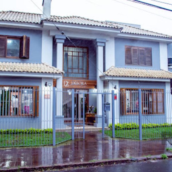 Casa à venda com 200m², 4 quartos, 2 suítes, 4 vagas no bairro Santana em Porto Alegre - Foto 1