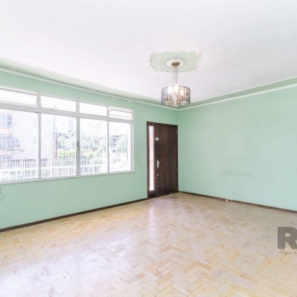 Casa à venda com 318m², 3 quartos, 3 vagas no bairro Santa Tereza em Porto Alegre - Foto 1