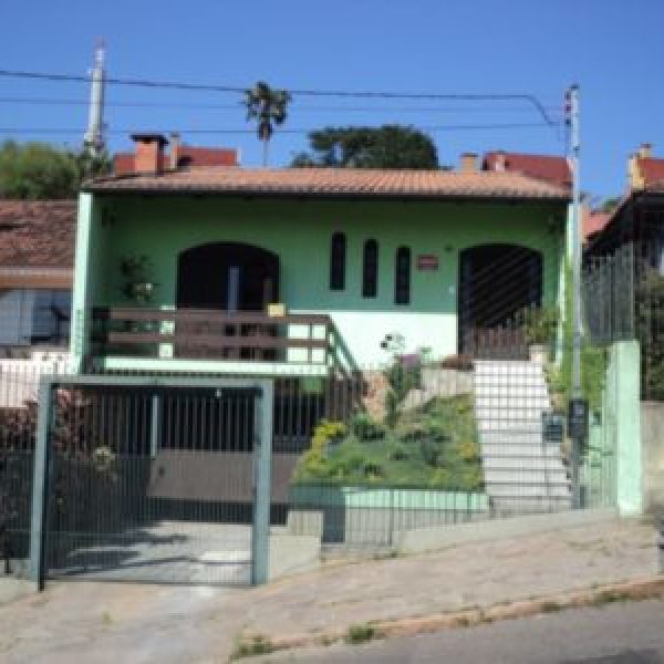 Casa à venda com 331m², 3 quartos, 1 suíte no bairro Santa Tereza em Porto Alegre - Foto 1