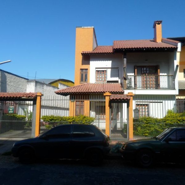 Casa à venda com 400m², 6 quartos, 2 suítes, 5 vagas no bairro Santo Antônio em Porto Alegre - Foto 1