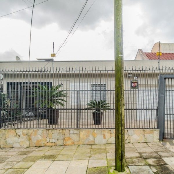 Casa à venda com 200m², 3 quartos, 2 suítes, 2 vagas no bairro Medianeira em Porto Alegre - Foto 1