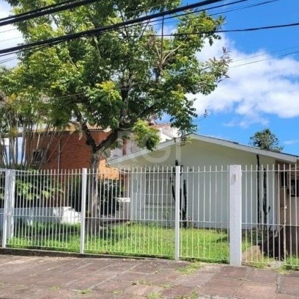 Casa à venda com 205m², 3 quartos, 3 vagas no bairro Tristeza em Porto Alegre - Foto 1