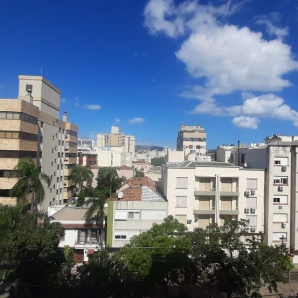 Apartamento à venda com 112m², 3 quartos, 1 suíte, 1 vaga no bairro Santana em Porto Alegre - Foto 1