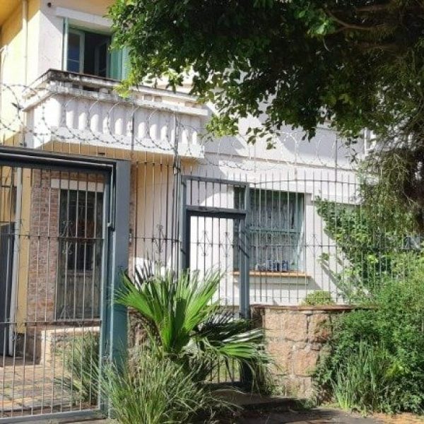 Casa à venda com 300m², 3 quartos, 1 suíte, 6 vagas no bairro São Geraldo em Porto Alegre - Foto 1