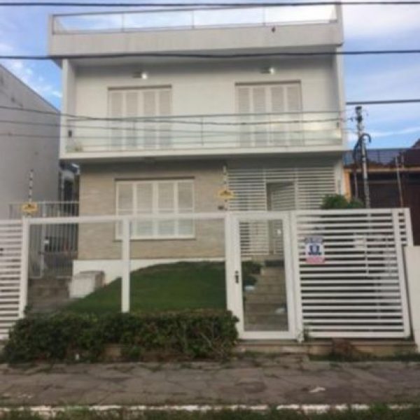 Casa à venda com 100m², 4 quartos, 1 suíte, 3 vagas no bairro Medianeira em Porto Alegre - Foto 1