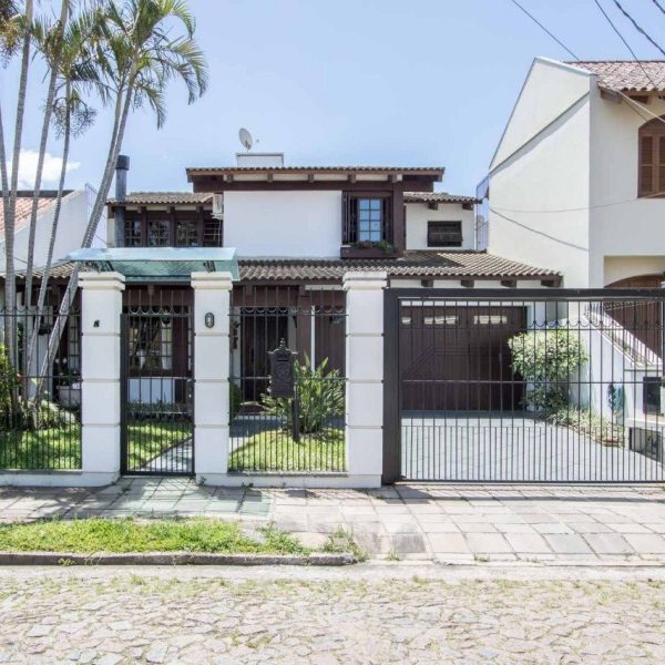 Casa à venda com 238m², 4 quartos, 1 suíte, 4 vagas no bairro Ipanema em Porto Alegre - Foto 1