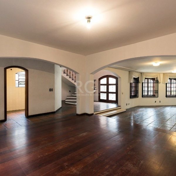 Casa à venda com 430m², 4 quartos, 1 suíte, 5 vagas no bairro Cristal em Porto Alegre - Foto 1